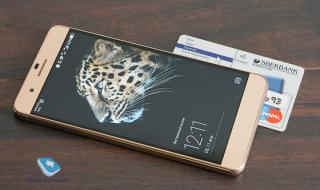 Review of a good, but too expensive phablet